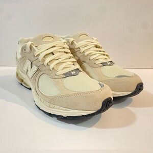 New Balance 2002R Sneakers